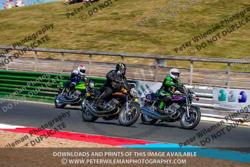 Vintage motorcycle club;eventdigitalimages;mallory park;mallory park trackday photographs;no limits trackdays;peter wileman photography;trackday digital images;trackday photos;vmcc festival 1000 bikes photographs